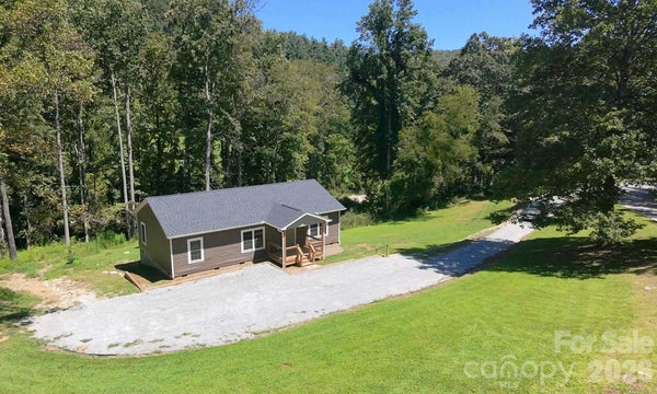 784 BEARWALLOW MOUNTAIN RD, HENDERSONVILLE, NC 28792 - Image 2c2aad3d7d97bcf06e0c6d6a6c044f4b/1221714410
