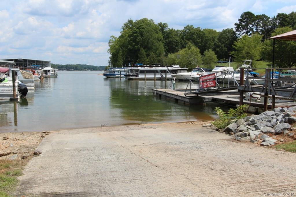 Commodore Peninsula - Land