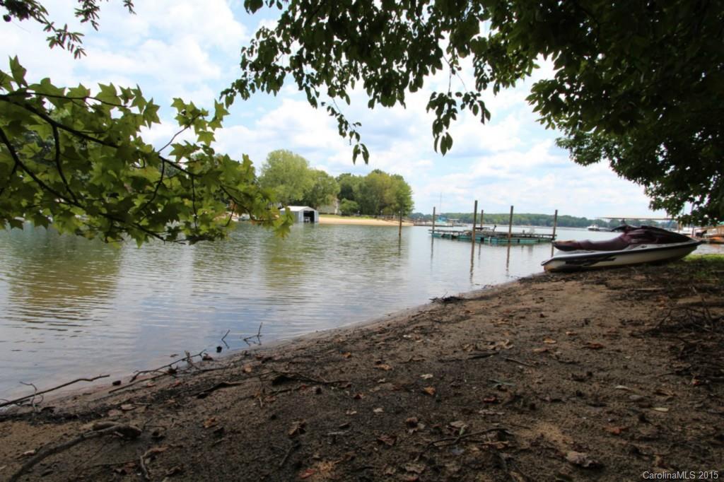 Commodore Peninsula - Land