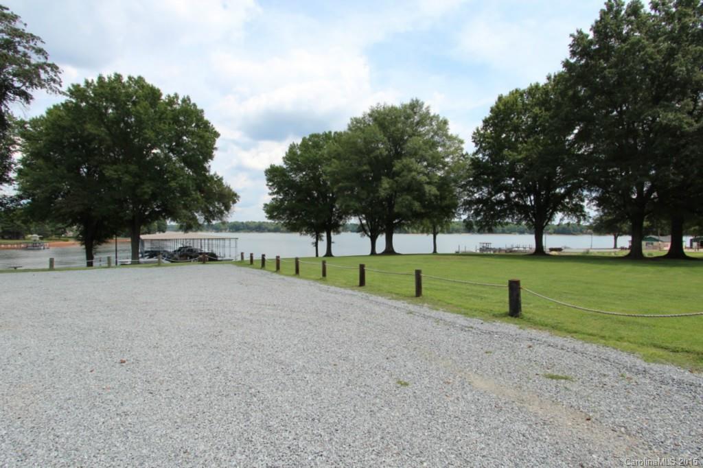 Commodore Peninsula - Land