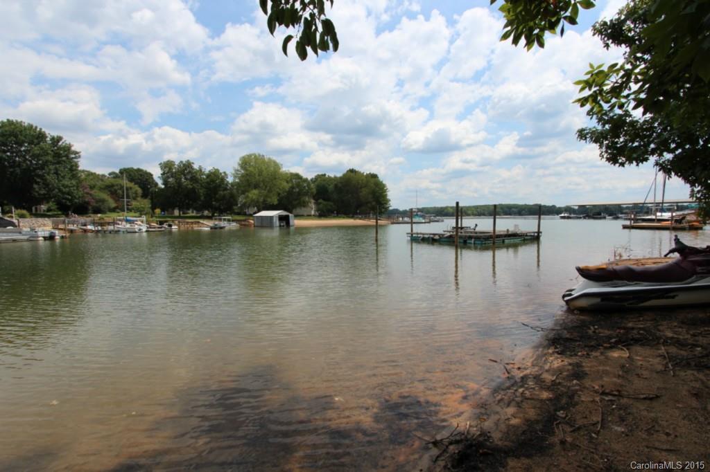 Commodore Peninsula - Land