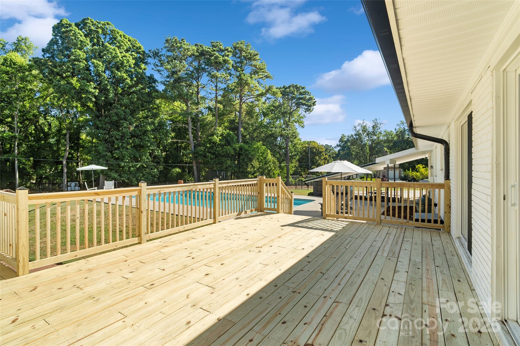 984 Meadow Lakes Road