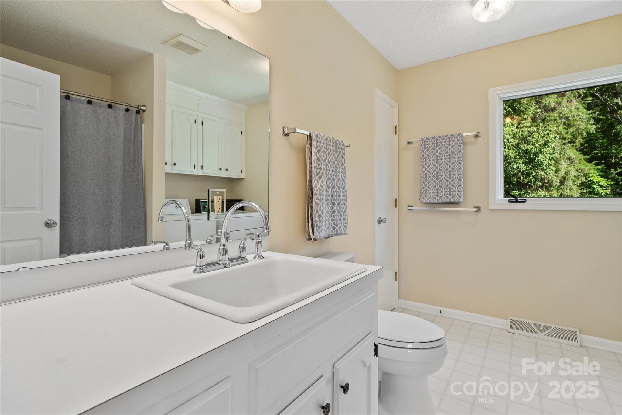 Meadow Lakes - Residential