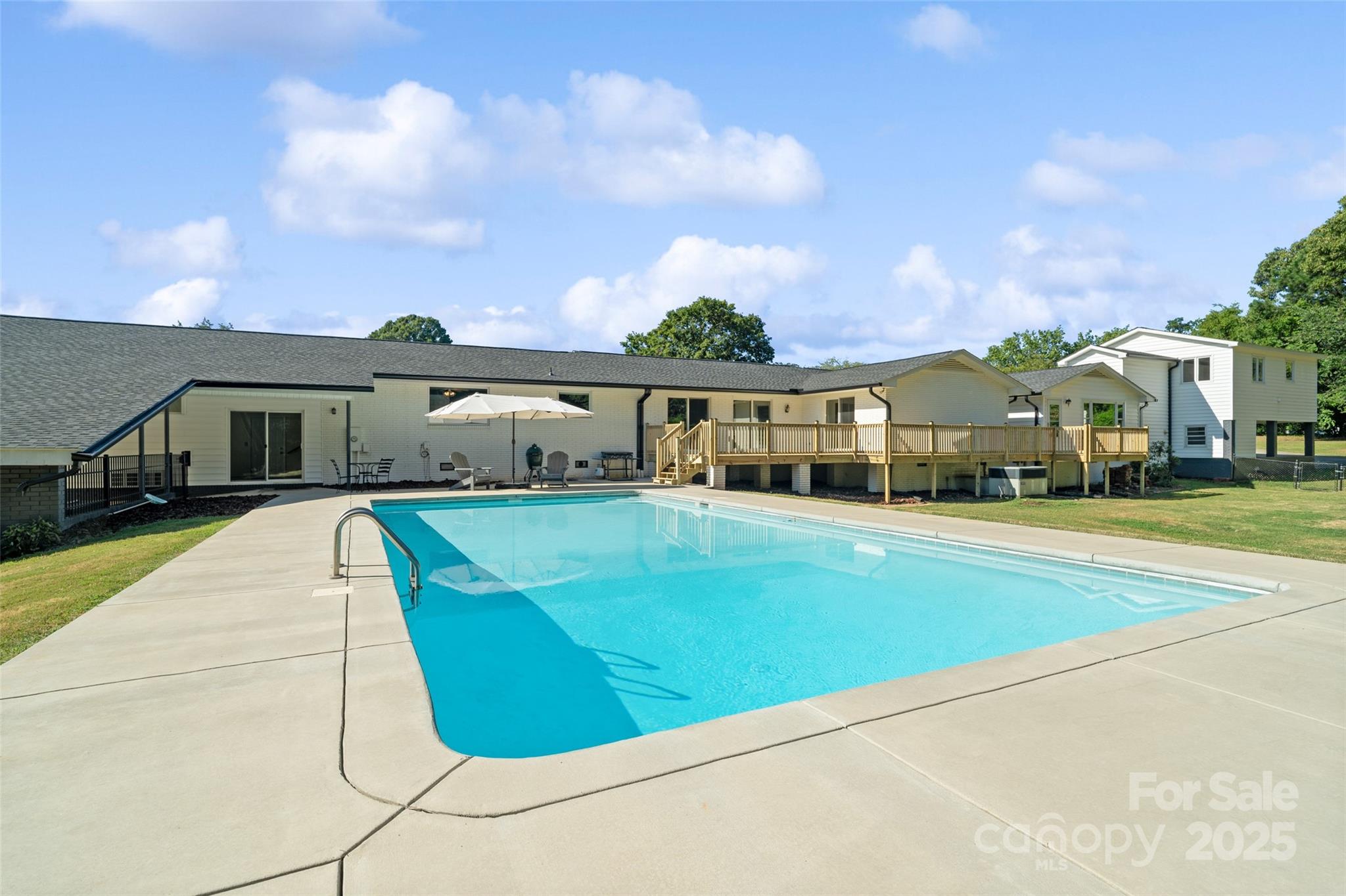 Meadow Lakes - Residential