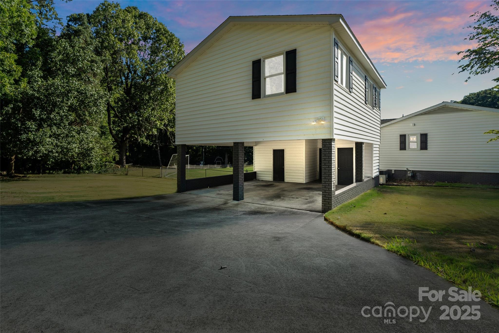 Meadow Lakes - Residential