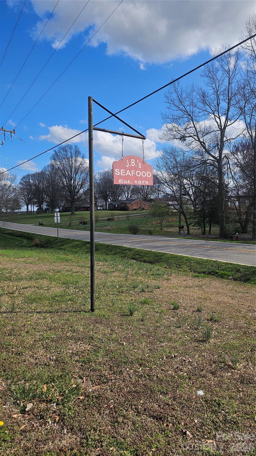 6821 Highway 218 Highway E