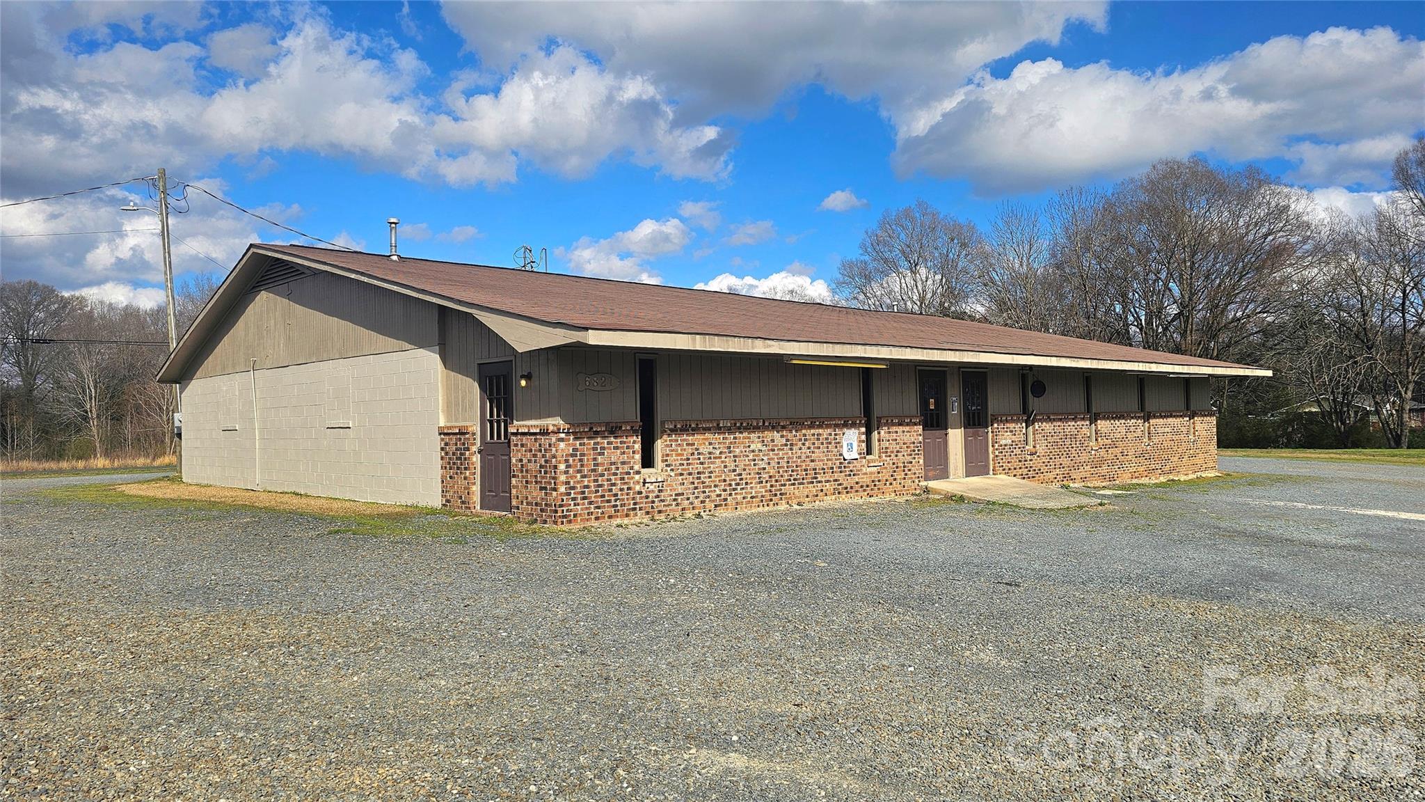 6821 Highway 218 Highway E