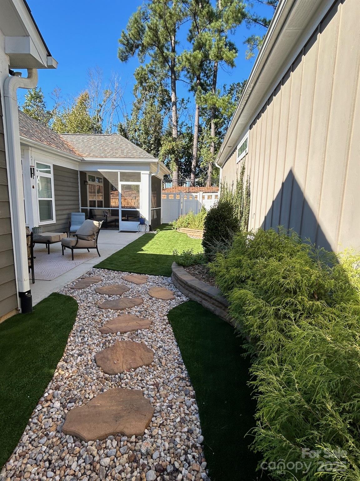 16116 Lakeside Loop Lane