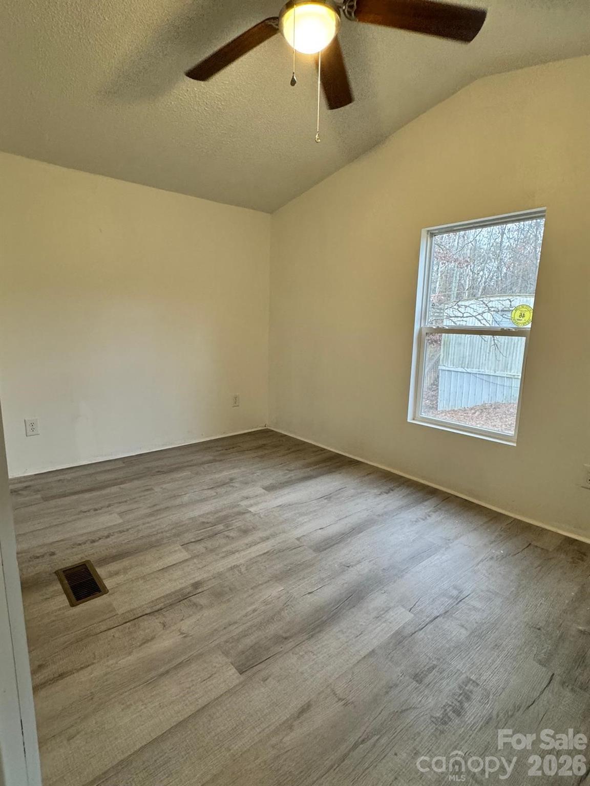 CLOVER BROOK - Residential