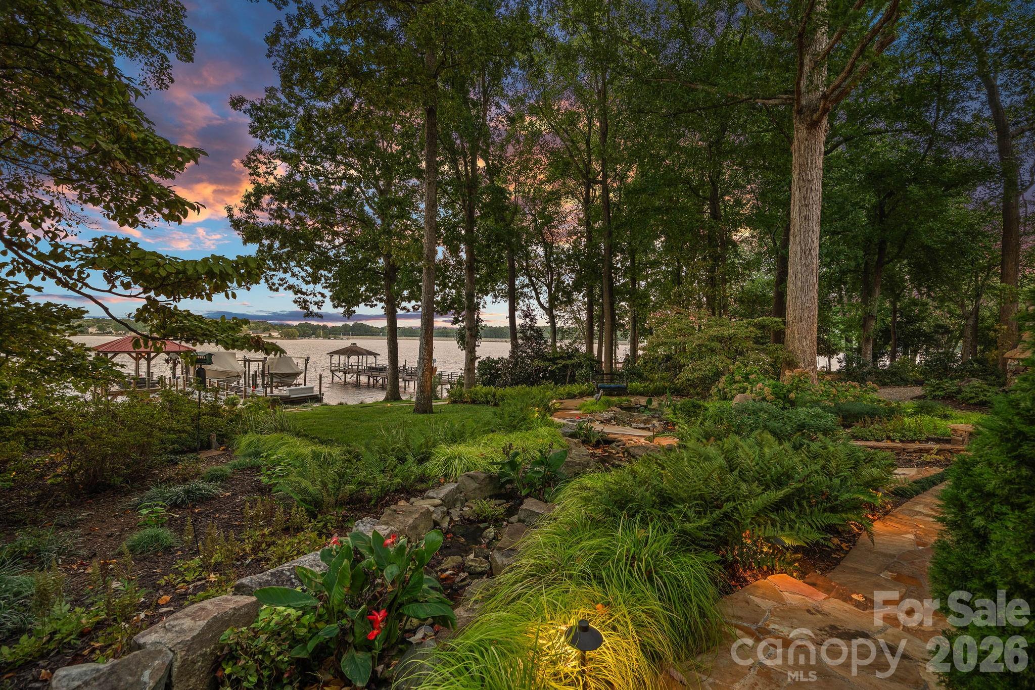 Lookout Point - Residential