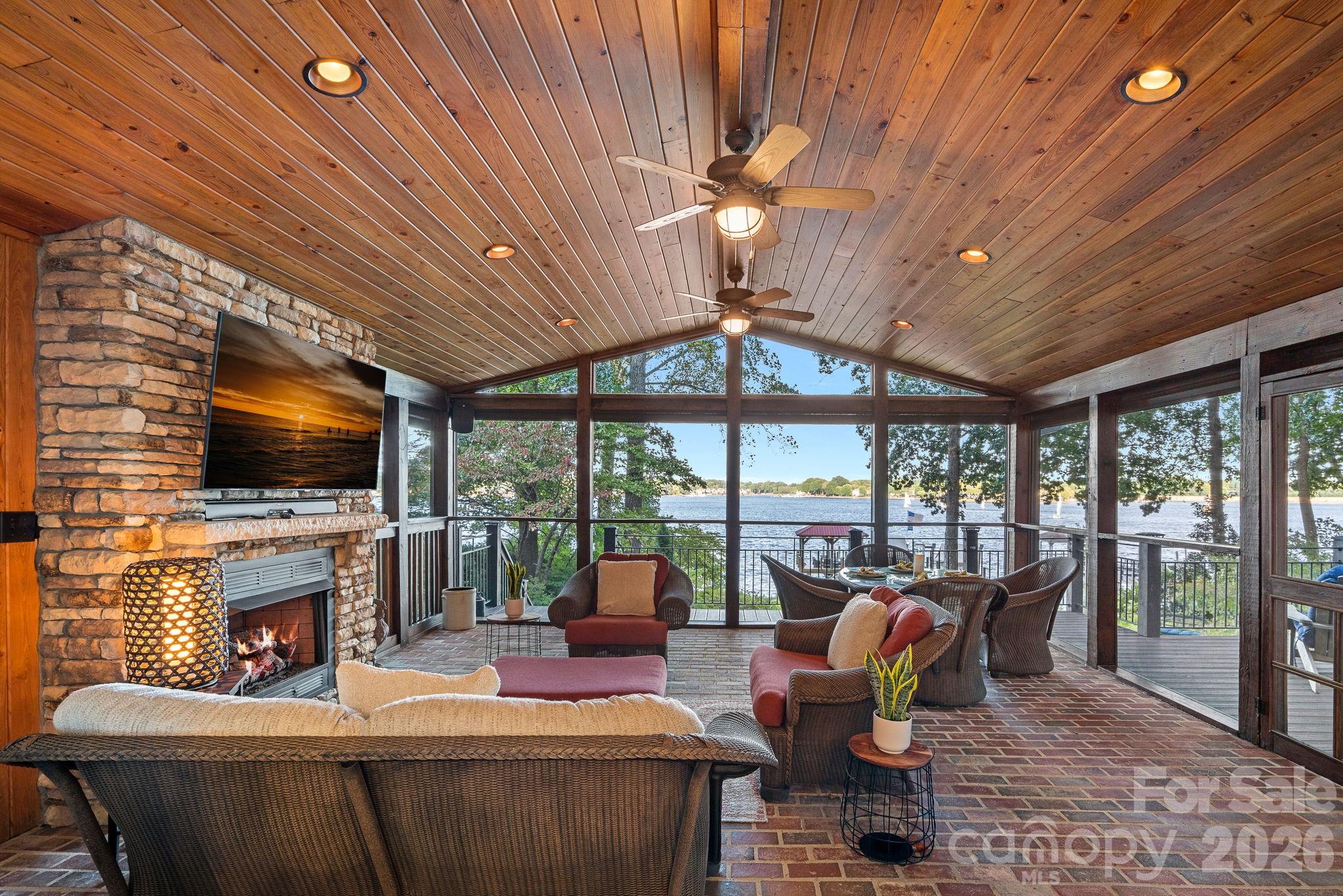 Lookout Point - Residential