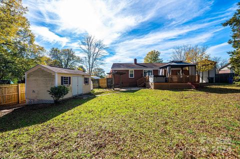 A home in Pineville