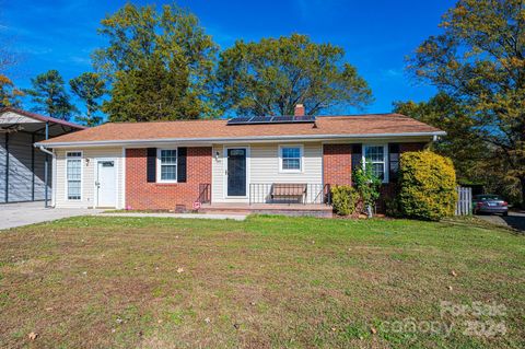 A home in Pineville