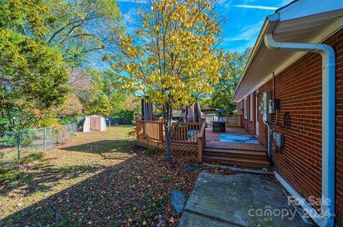 A home in Pineville