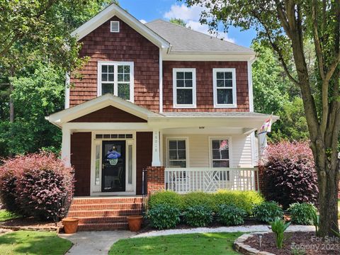 Photo for 16018 Kelly Park Circle