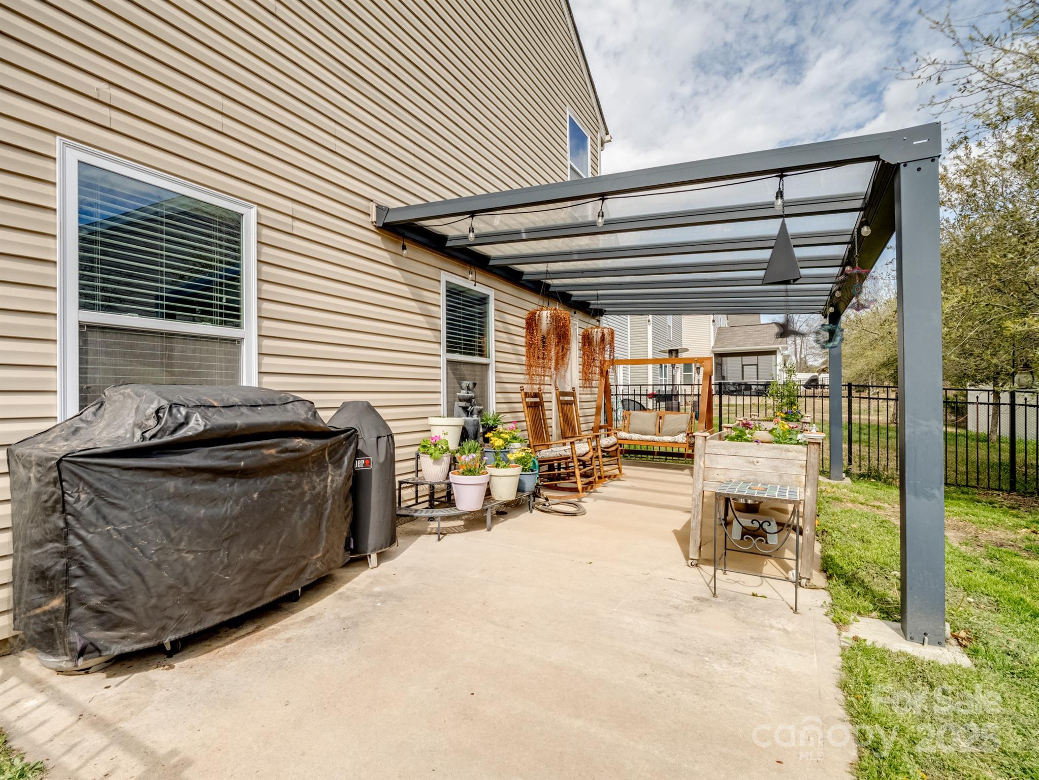 Newport Lakes - Residential