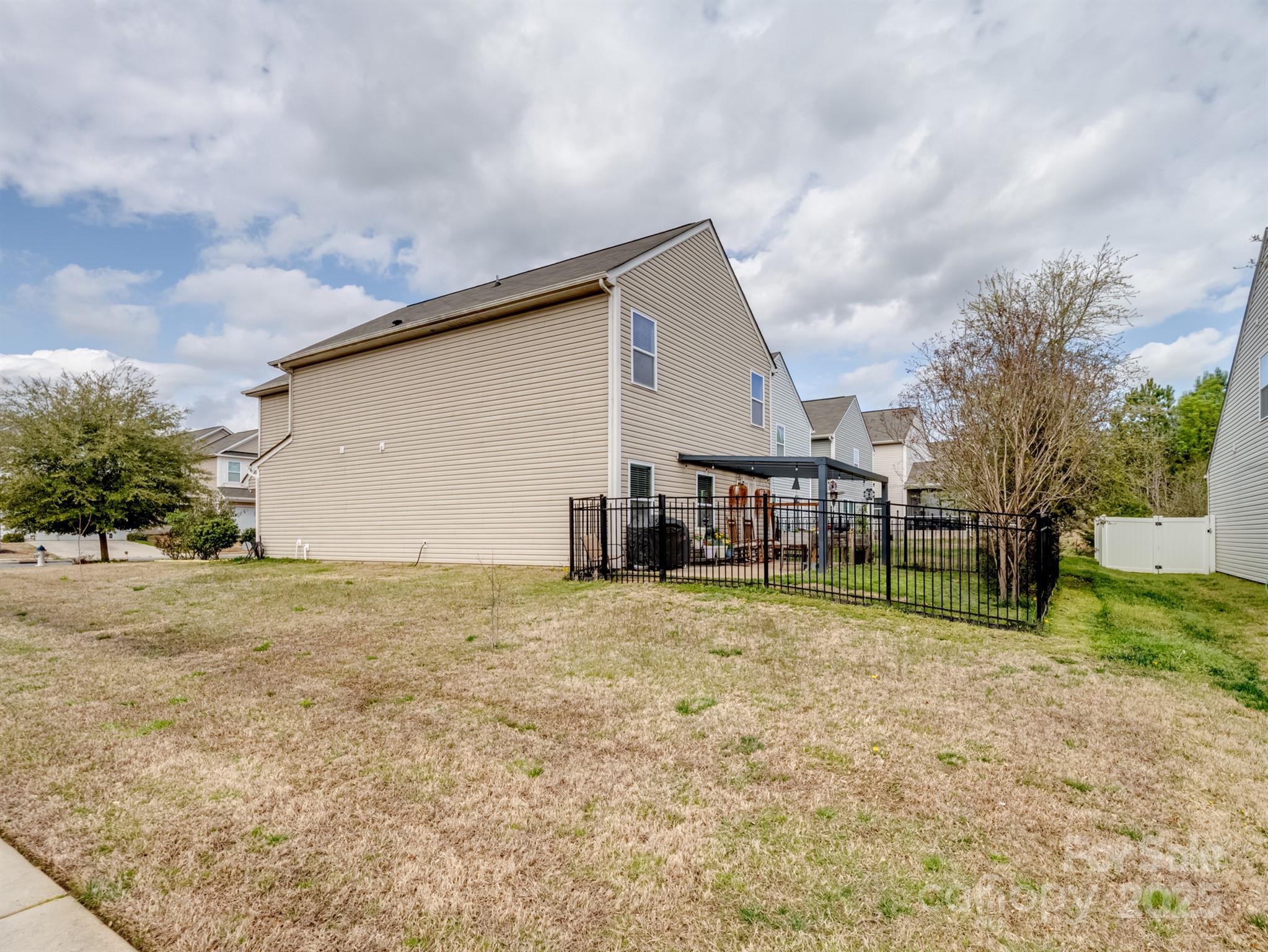 Newport Lakes - Residential