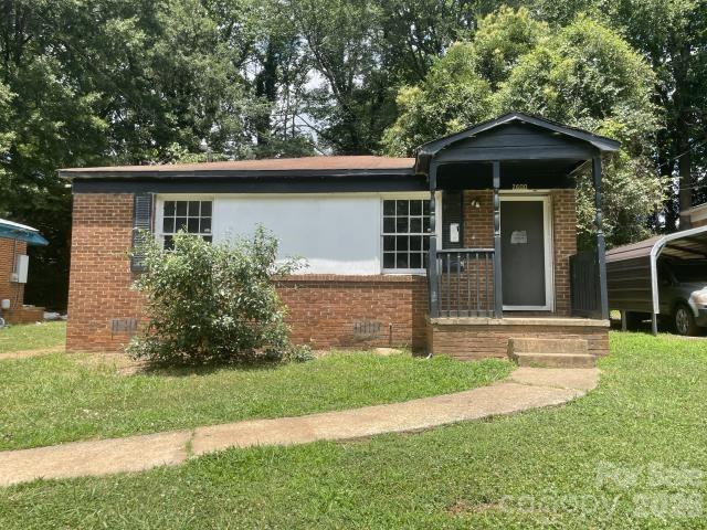 Photo 1 of 12 — 2600 Remington Street, Charlotte, NC 28216