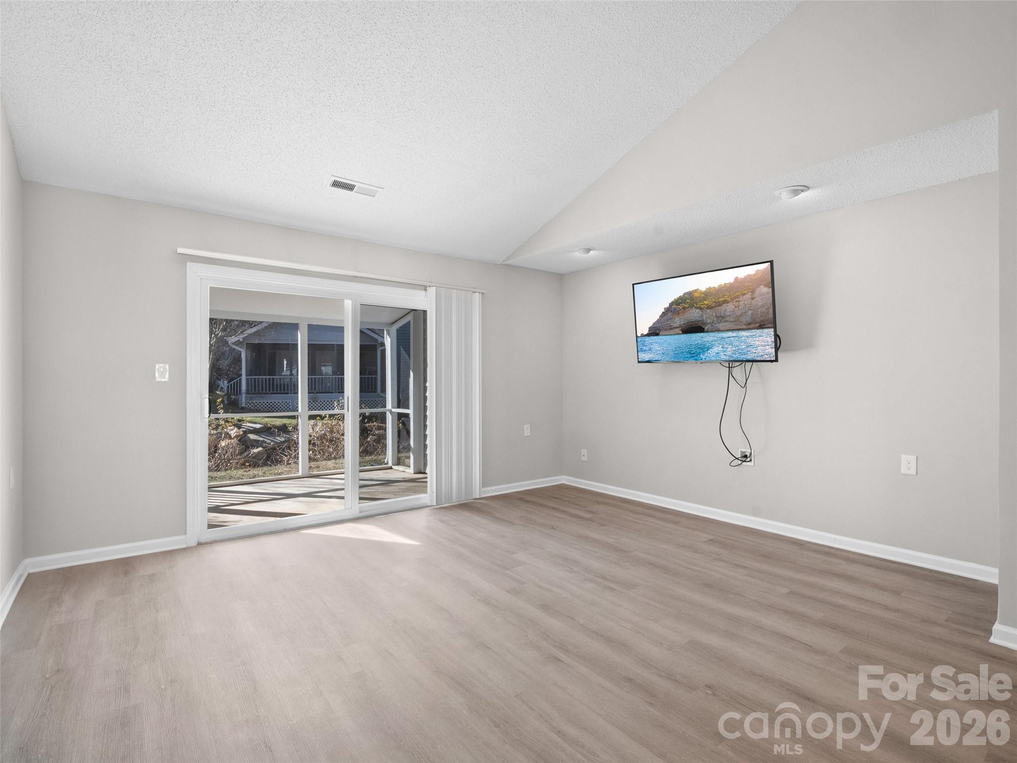 Llama Vista - Residential