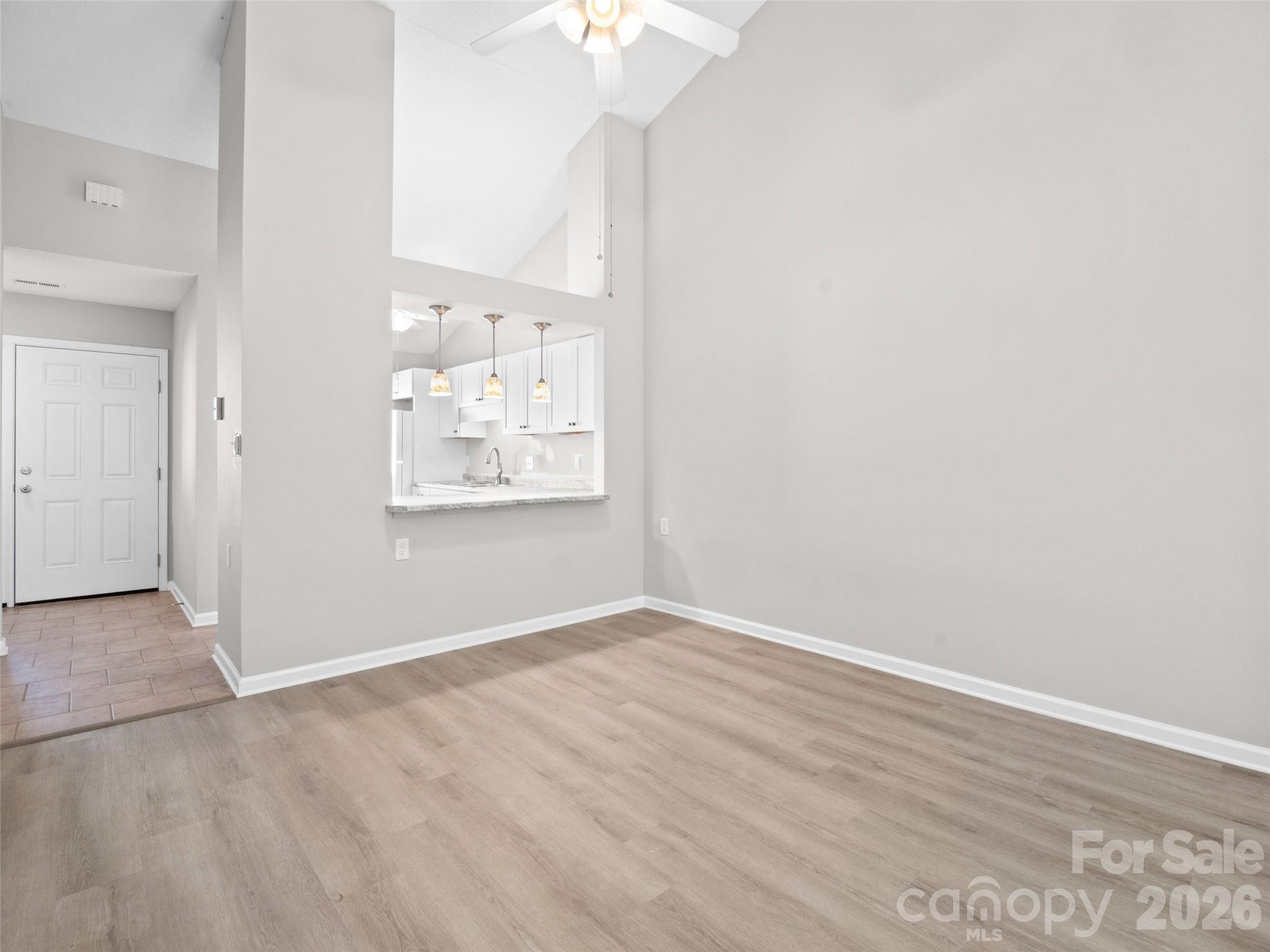 Llama Vista - Residential