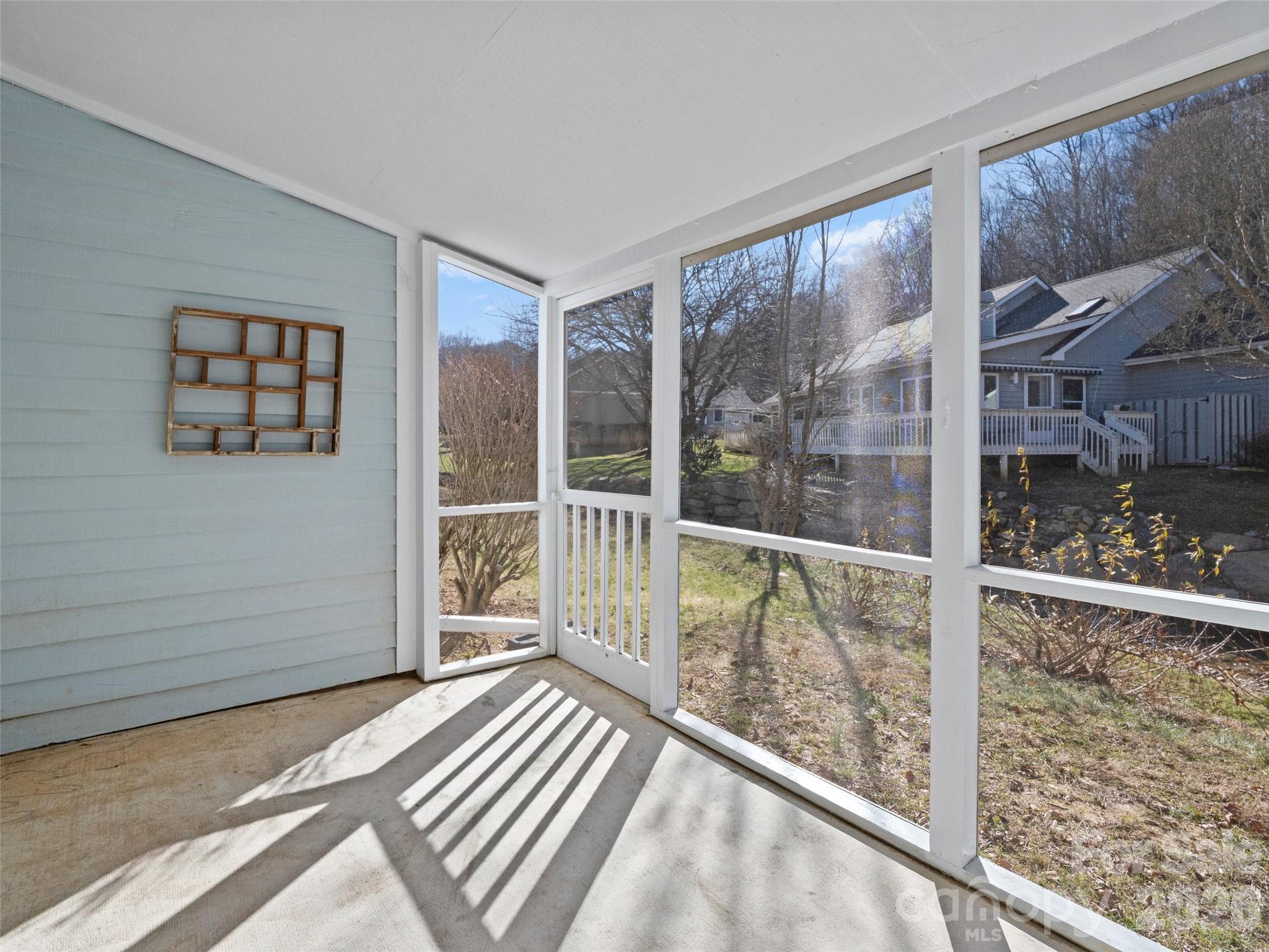 Llama Vista - Residential