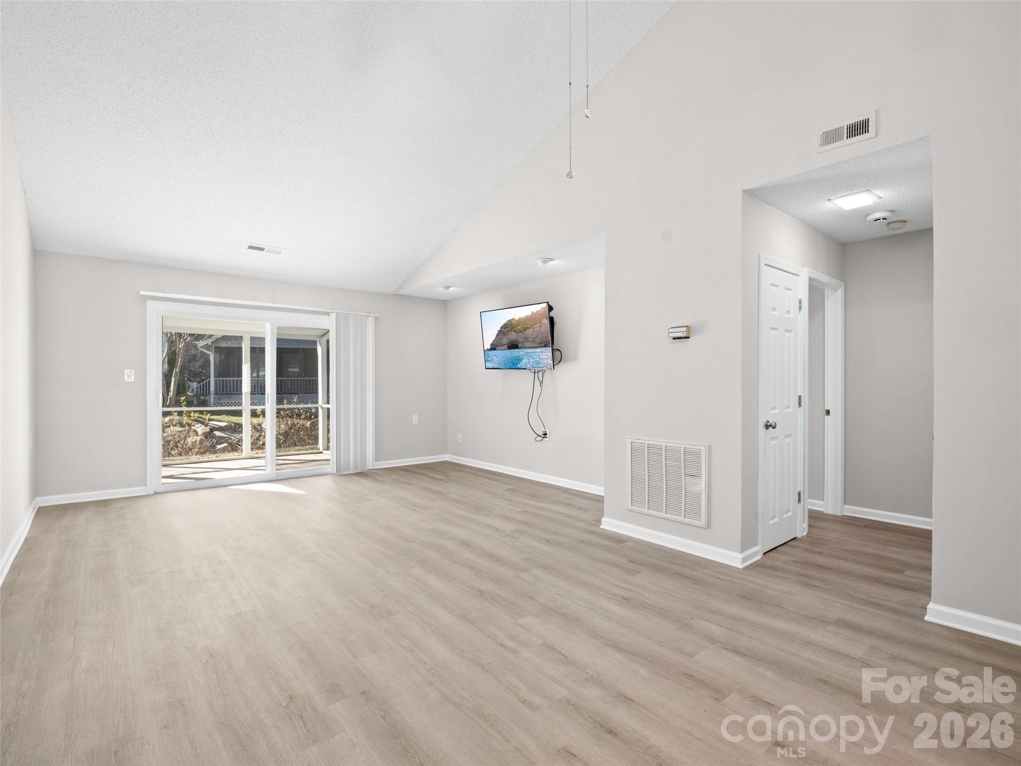 Llama Vista - Residential