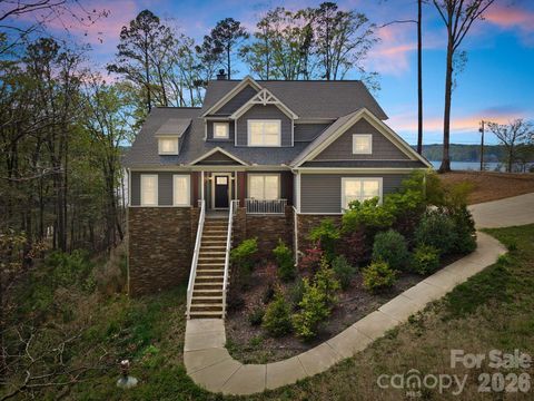 Photo of 13701 Petworth Court, Charlotte, NC 28278 (MLS # 4363533)