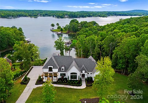 18304 Rosapenny Road Charlotte NC 28278