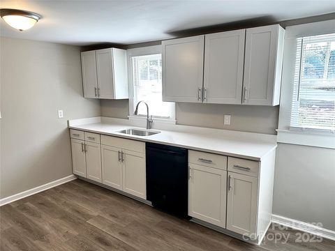 Photo of 606 Carver Drive, Lexington, NC 27292 (MLS # 4329144)