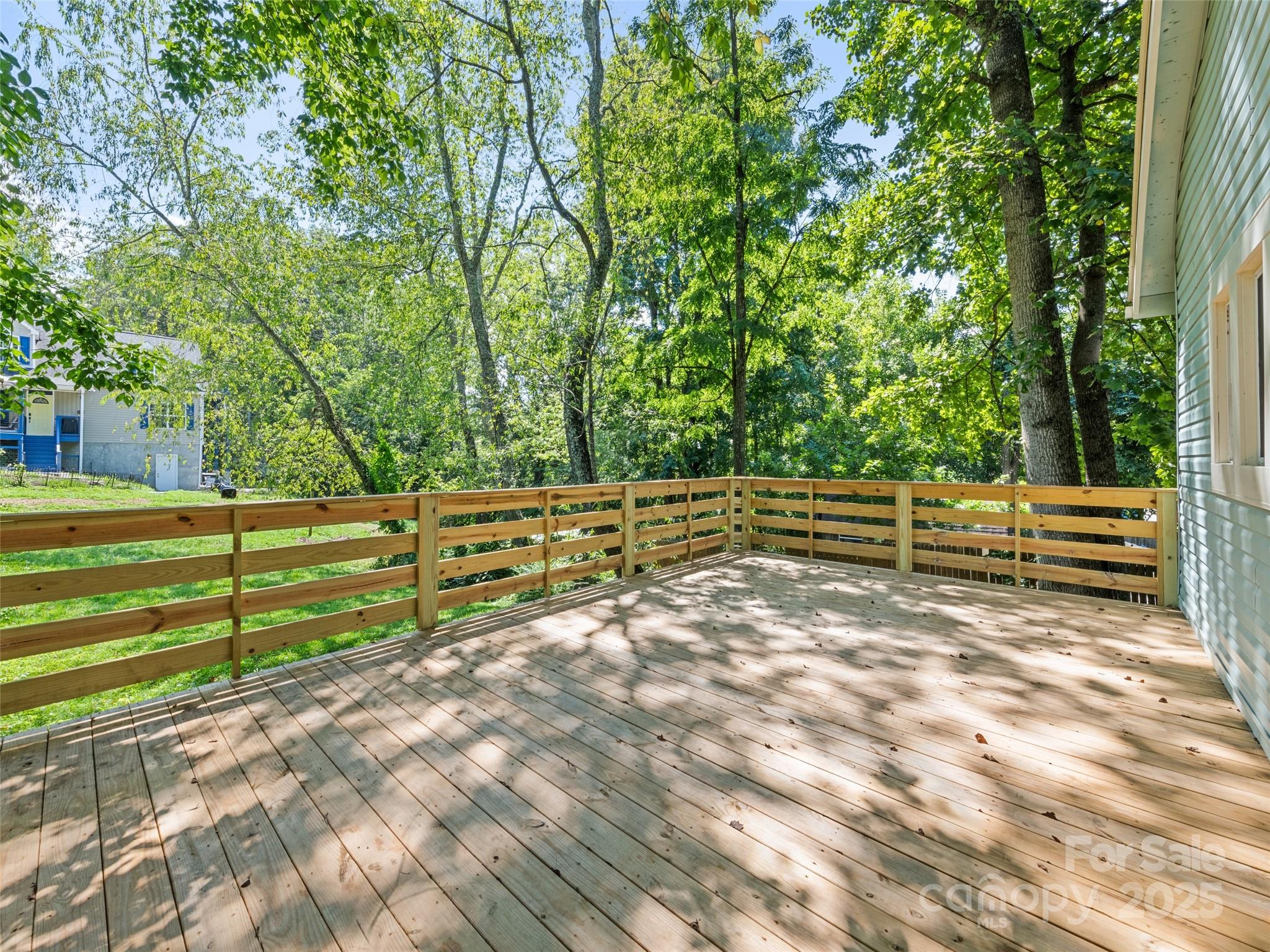 468 Deaverview Road