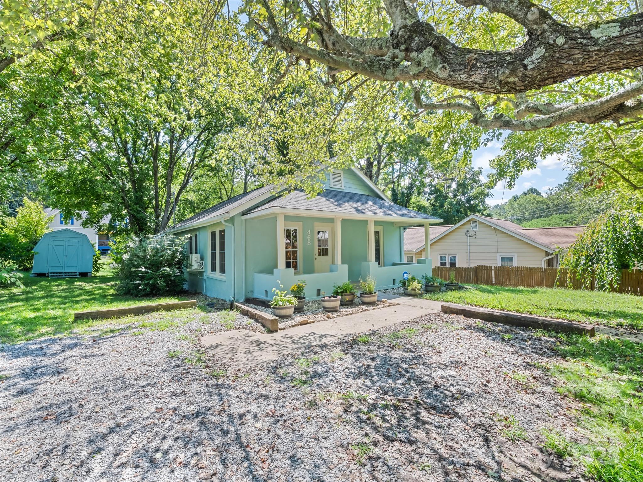 468 Deaverview Road