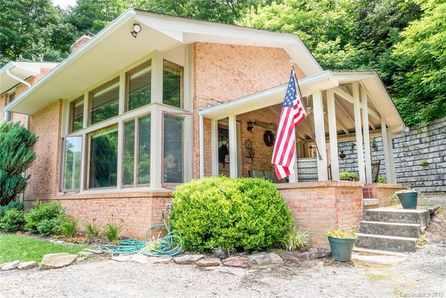 Large home in middle of Montreat. 4 Fireplaces. Could have a mother-in-law apartment with bedroom, den and small kitchen. Ceiling fans. Fireplace insert provides a great secondary heating source. Vacation rental history.