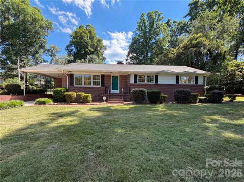 Photo of 501 Derby Court, Gastonia, NC 28054 (MLS # 4397339)