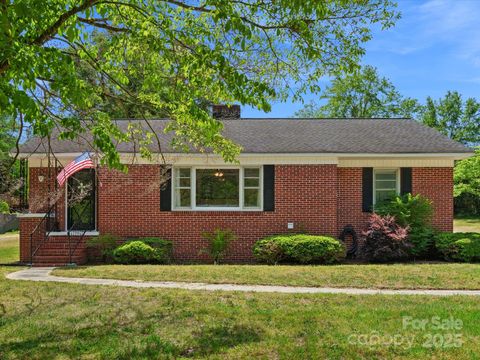 613 W Pine Street Kershaw SC 29067