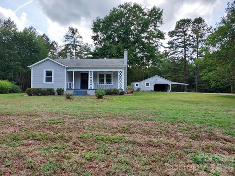 Photo of 568 Pineville Road, Statesville, NC 28677 (MLS # 4386504)