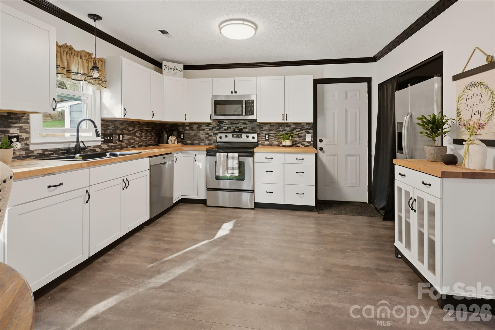 3616 Fair Oaks Place NW