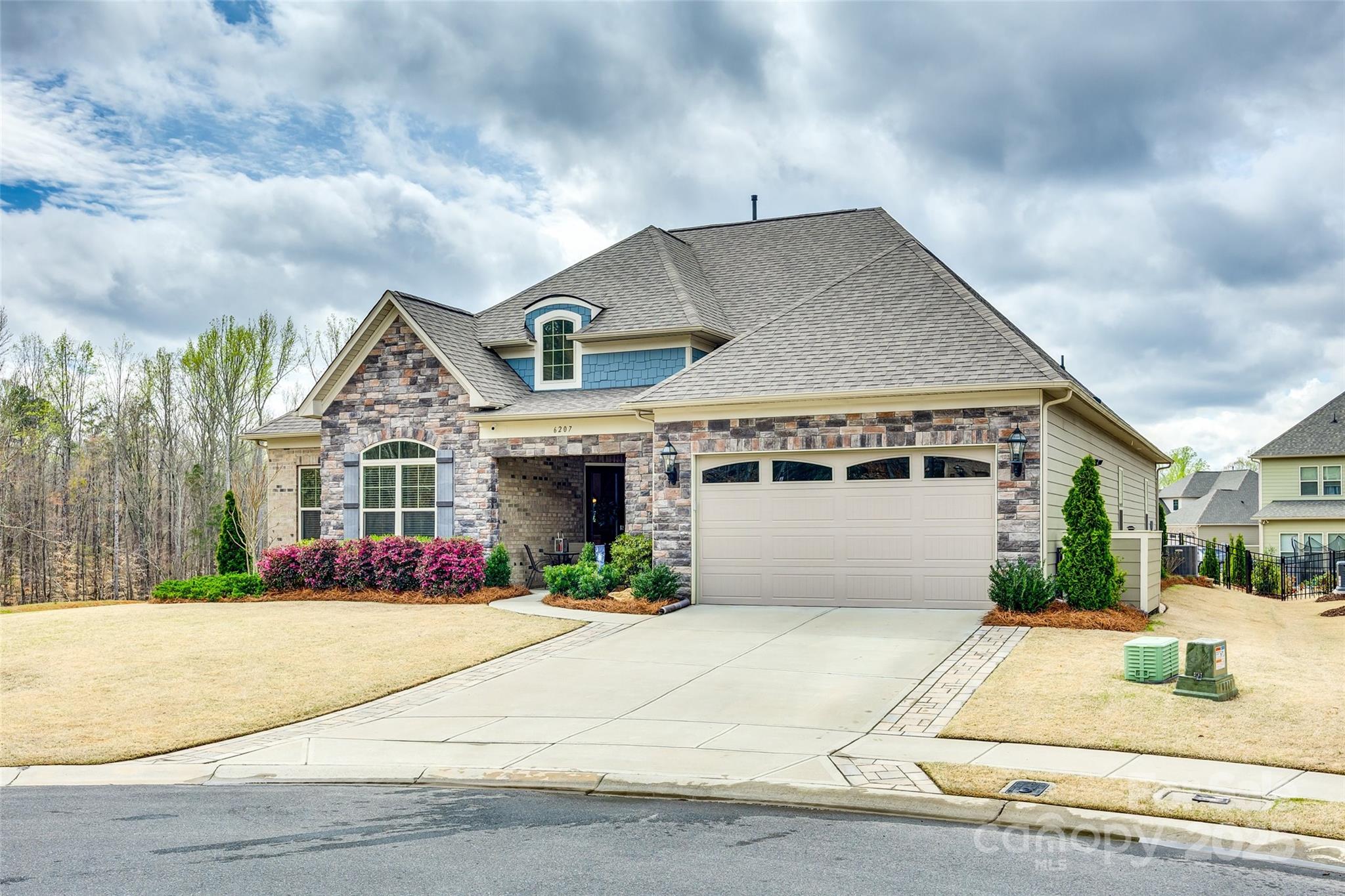 Queensbridge - Residential