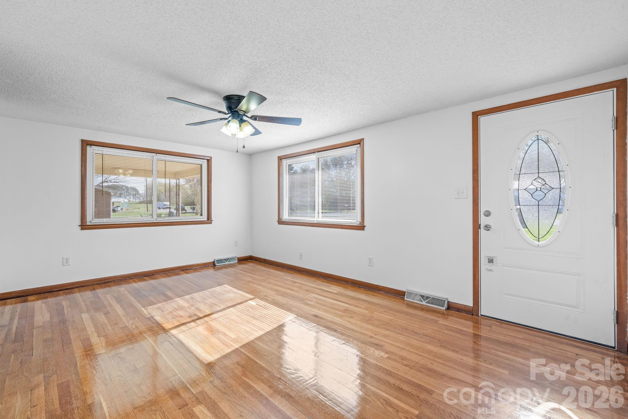 2576 Kingston Street