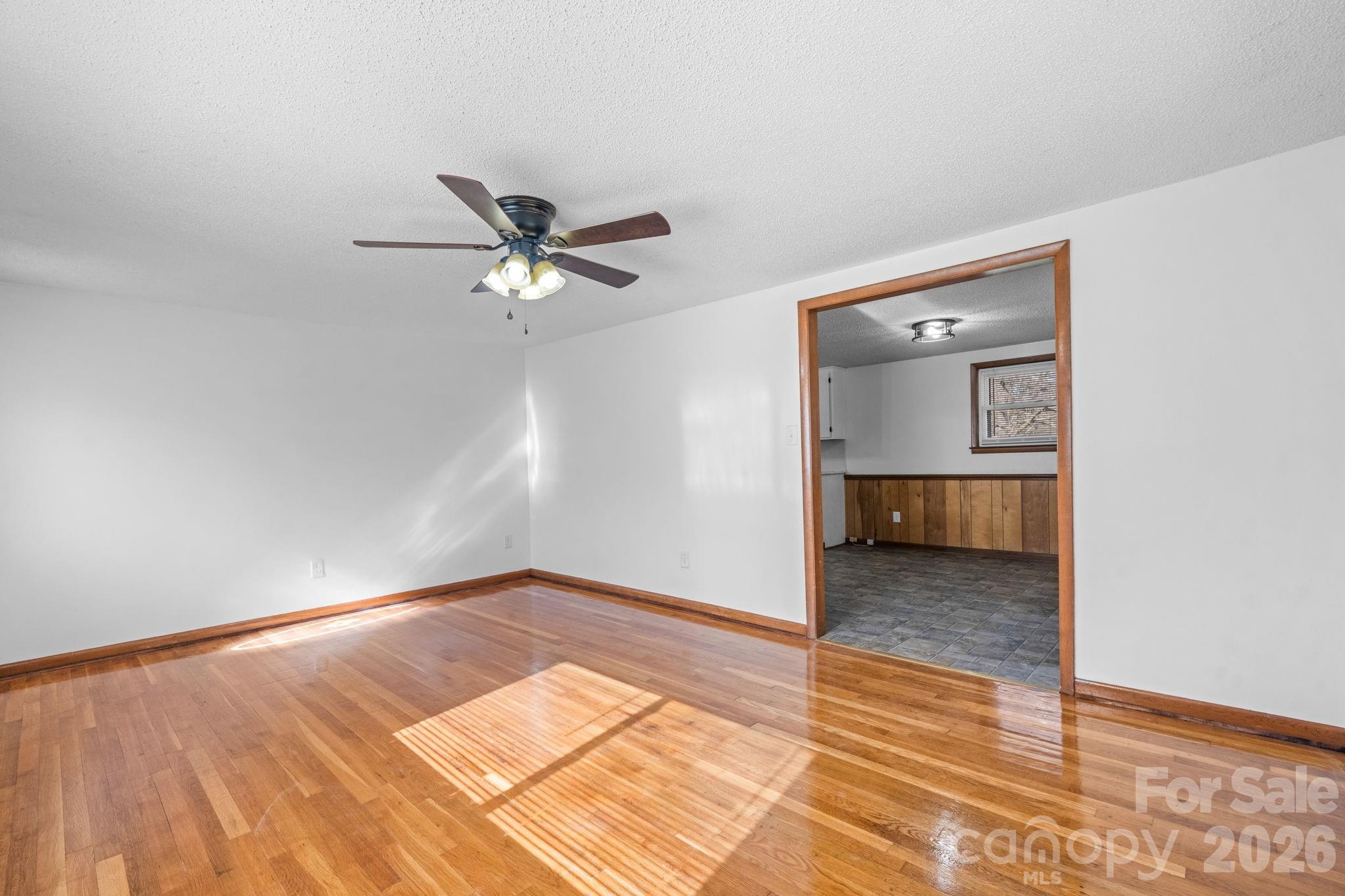 2576 Kingston Street