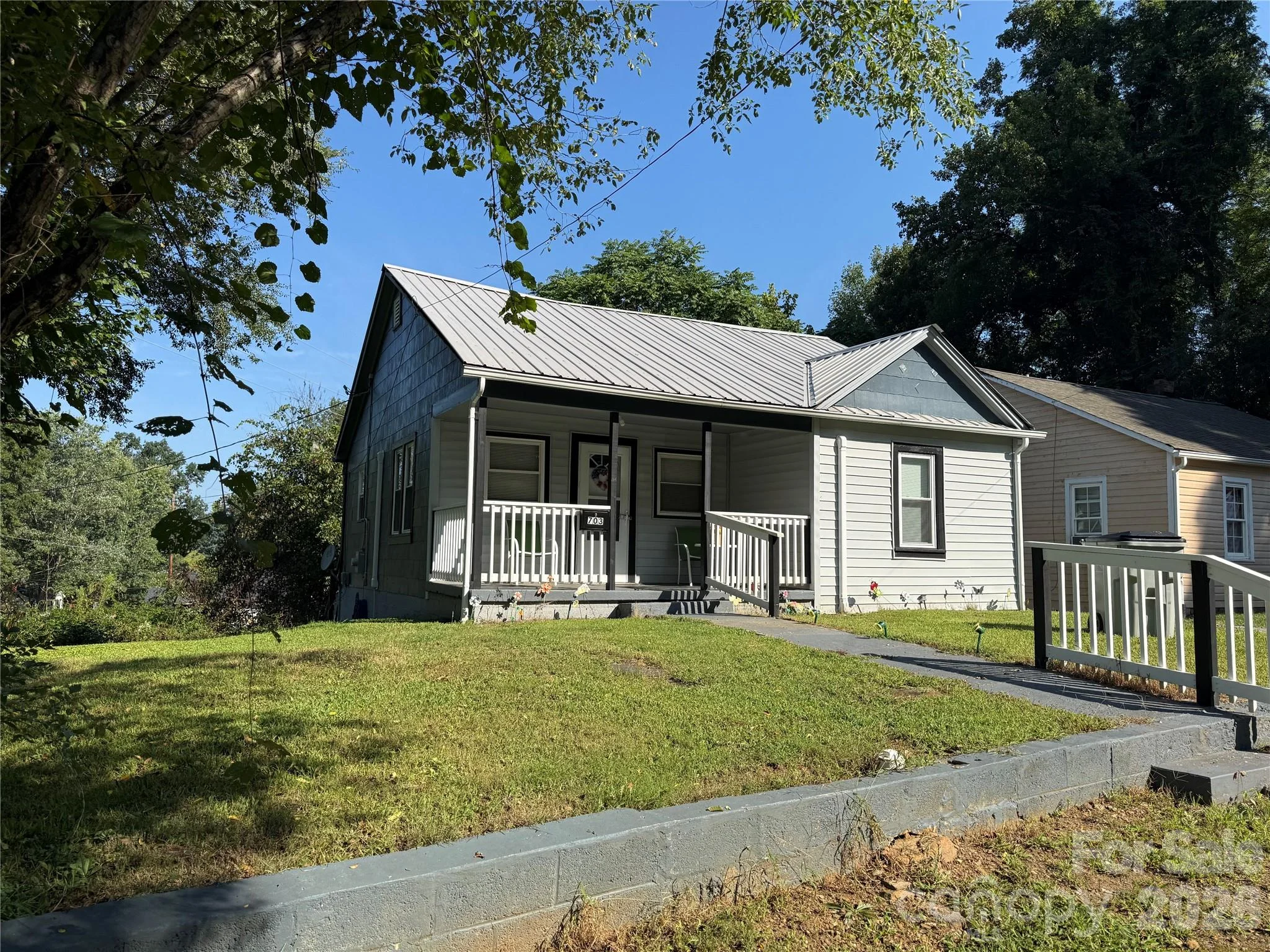 703 Stage Street NW, Lenoir, NC, 28645
