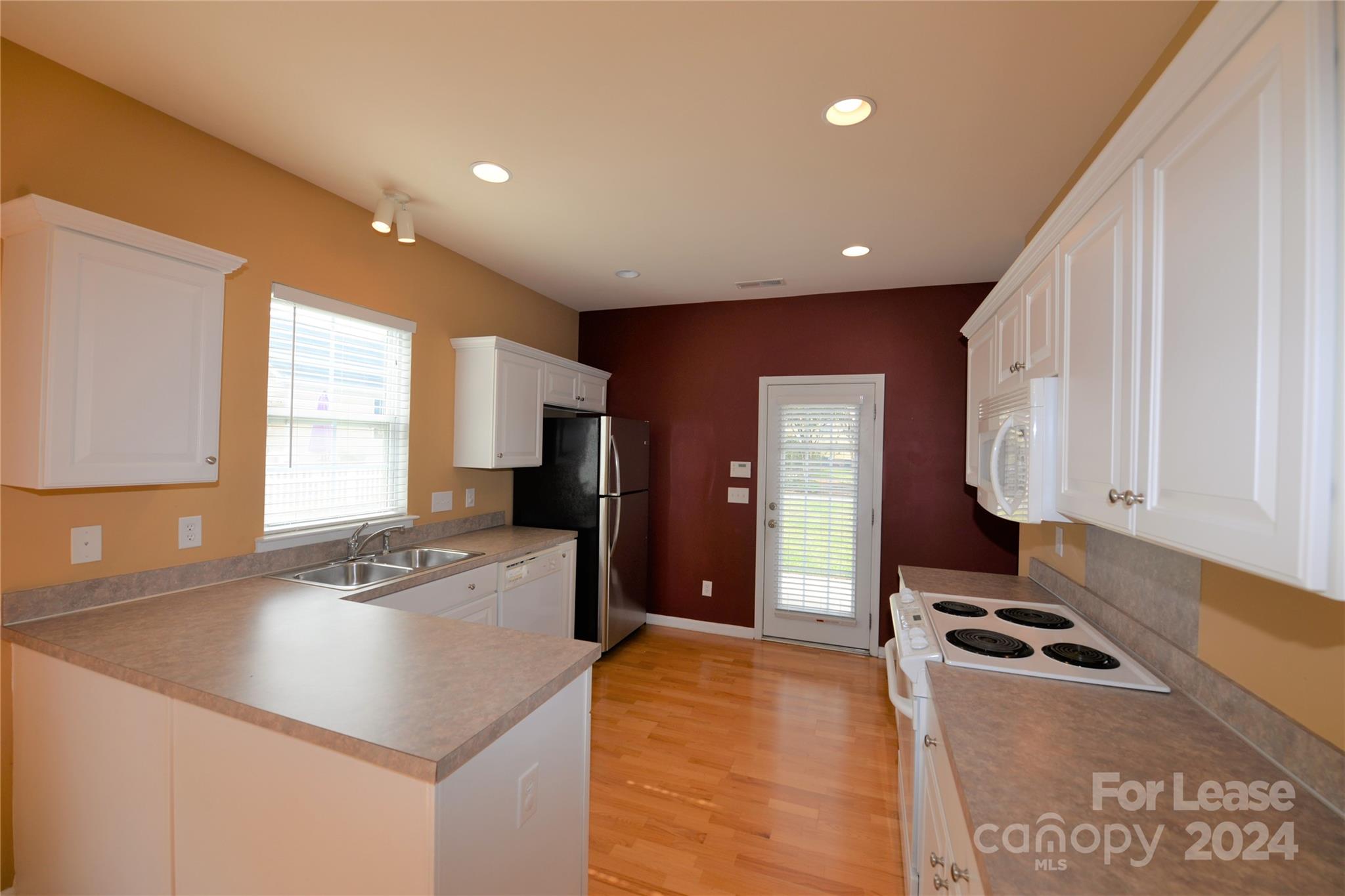 Monteith Park - Residential Lease