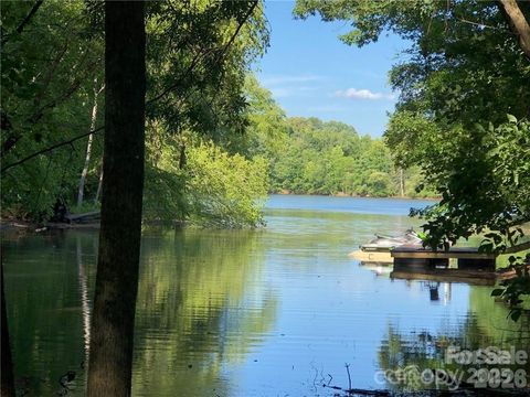 Photo of 11717 Egrets Point #42, Charlotte, NC 28278 (MLS # 4389955)