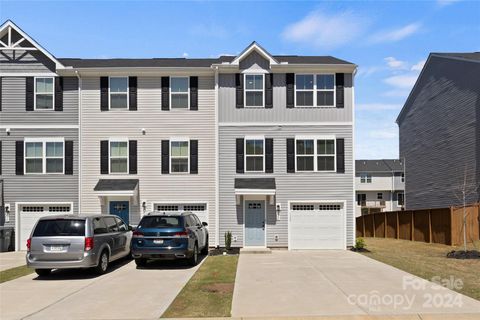 Townhouse in Greenville SC 220 MAPLE FORGE Trail.jpg