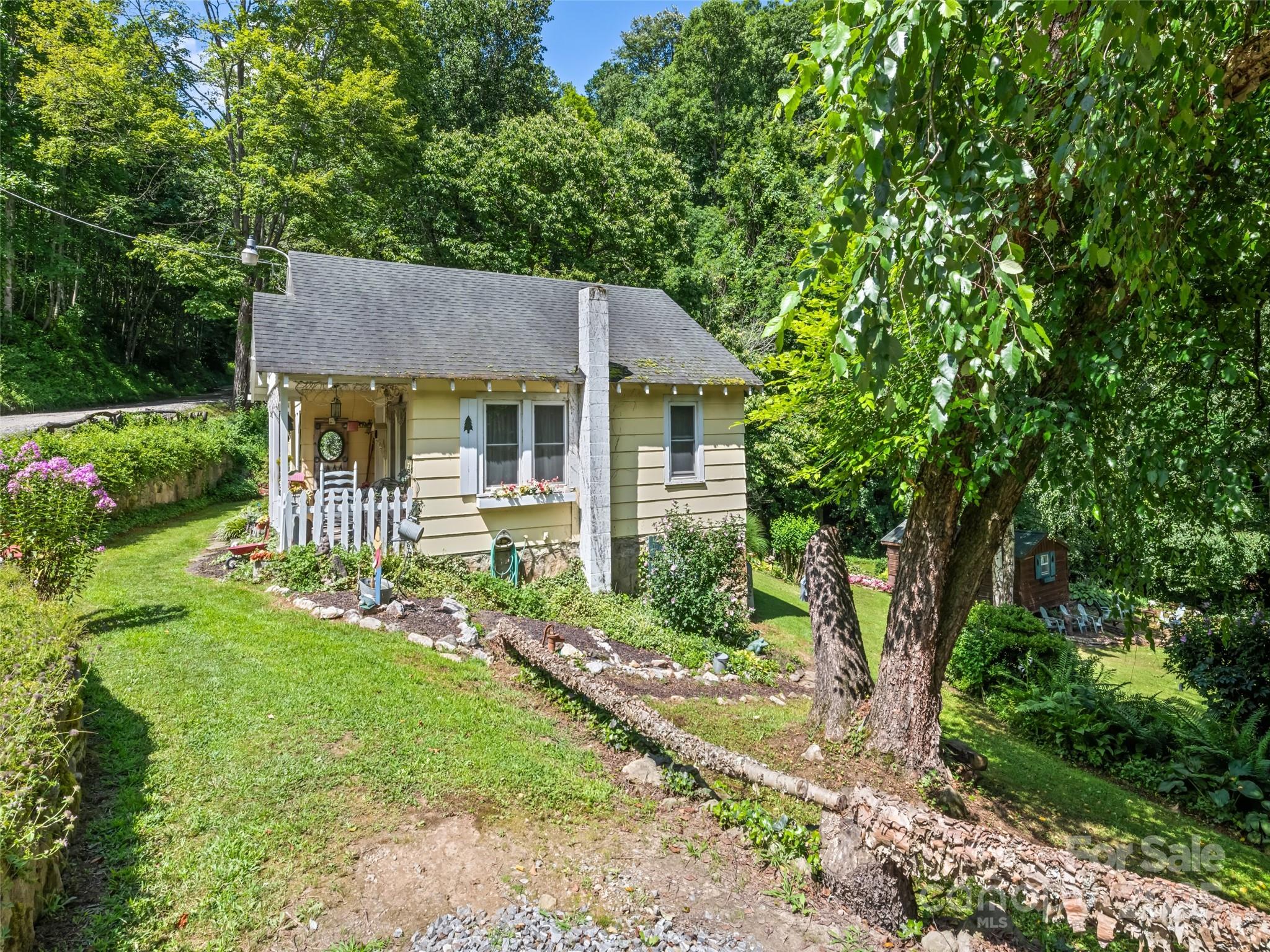 4828 Max Patch Road