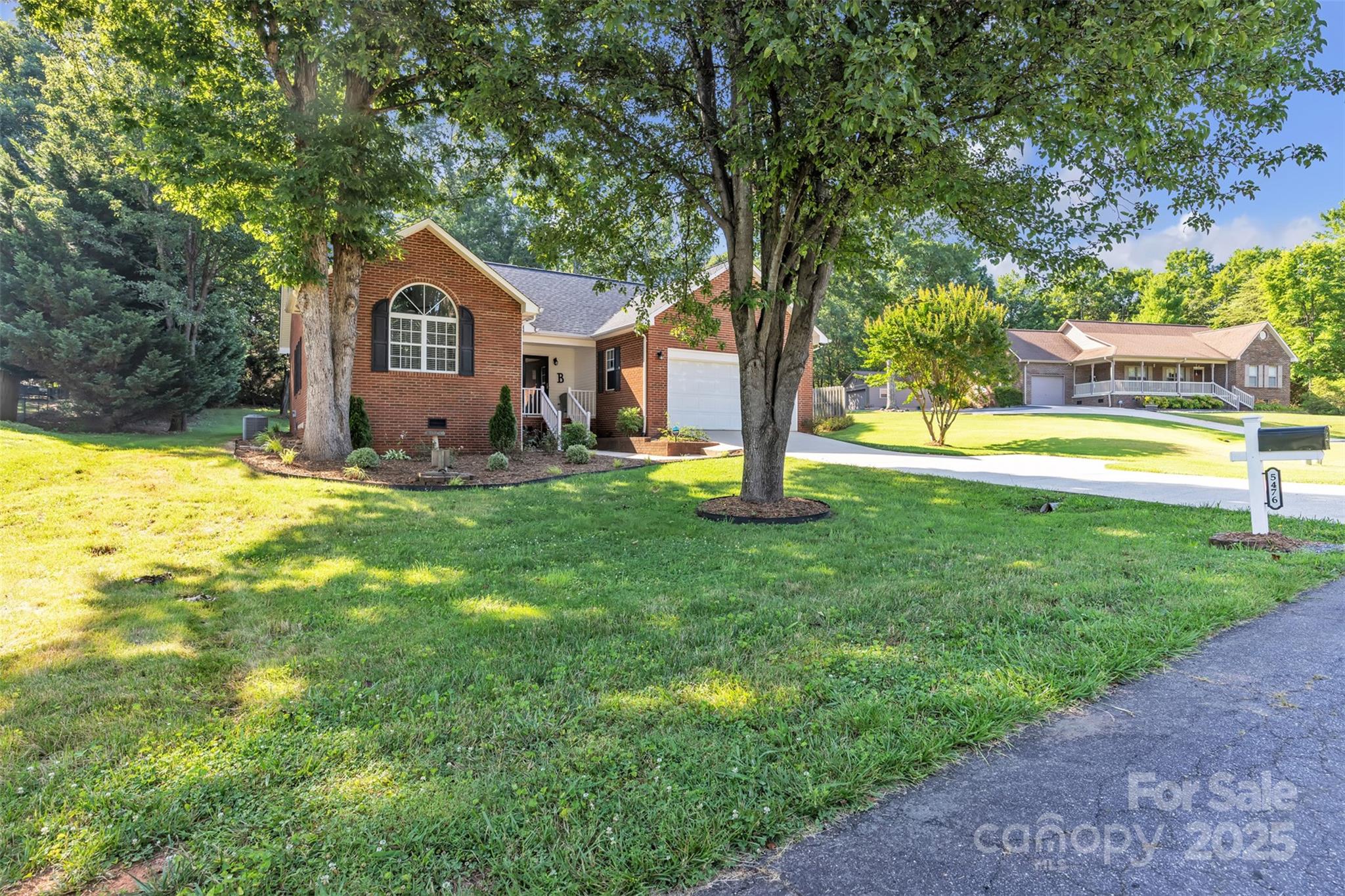 5476 Twelve Oak Lane