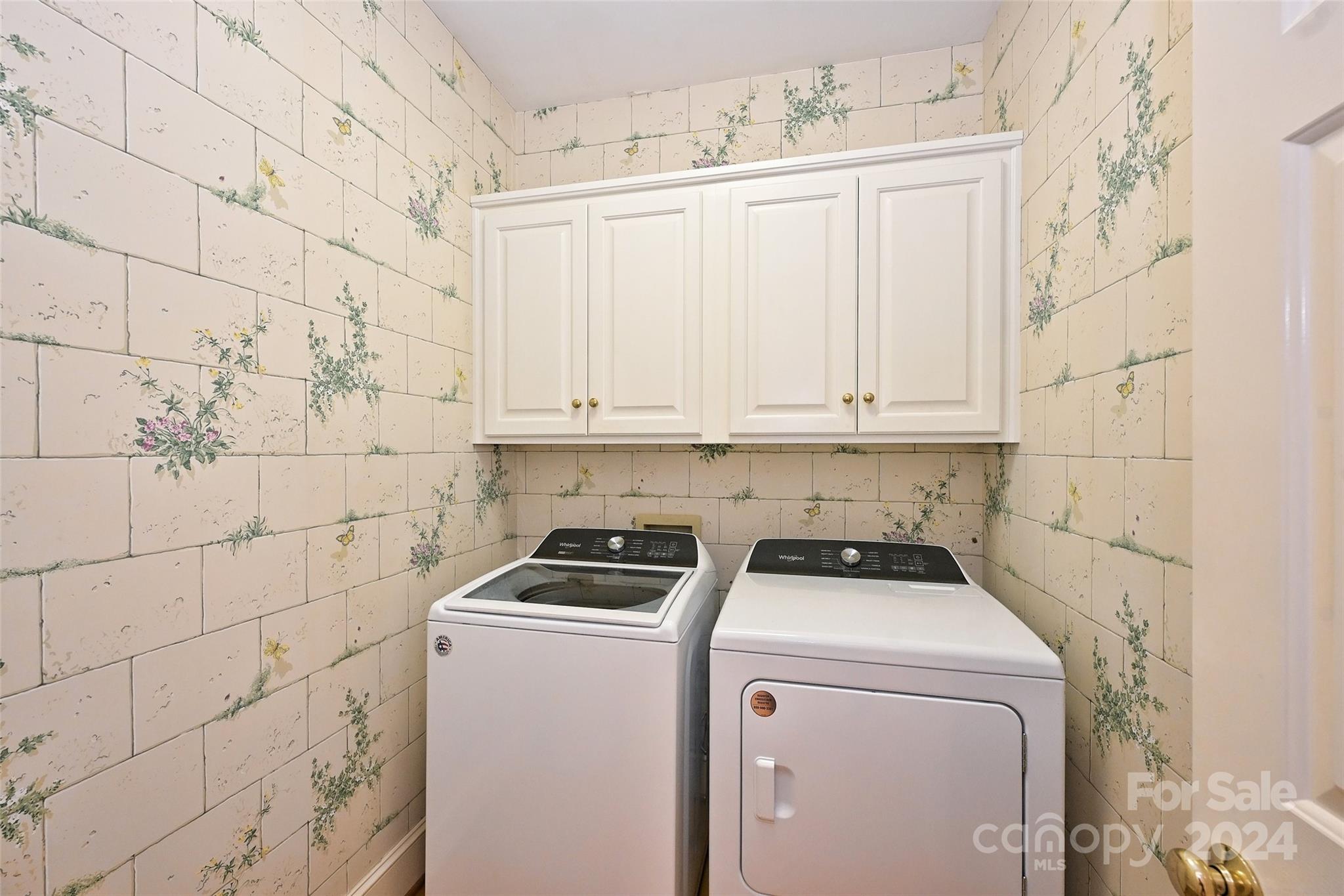 Ivy Hall - Residential