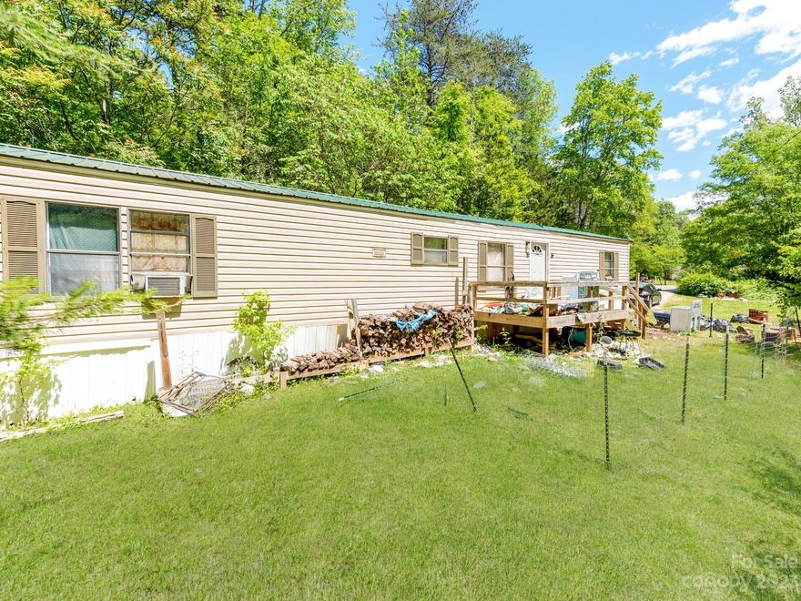 Home on enormous lot that offers tons of privacy.  Open floor plan.  Priced to sell.  Won't last long.  Book your showing now!