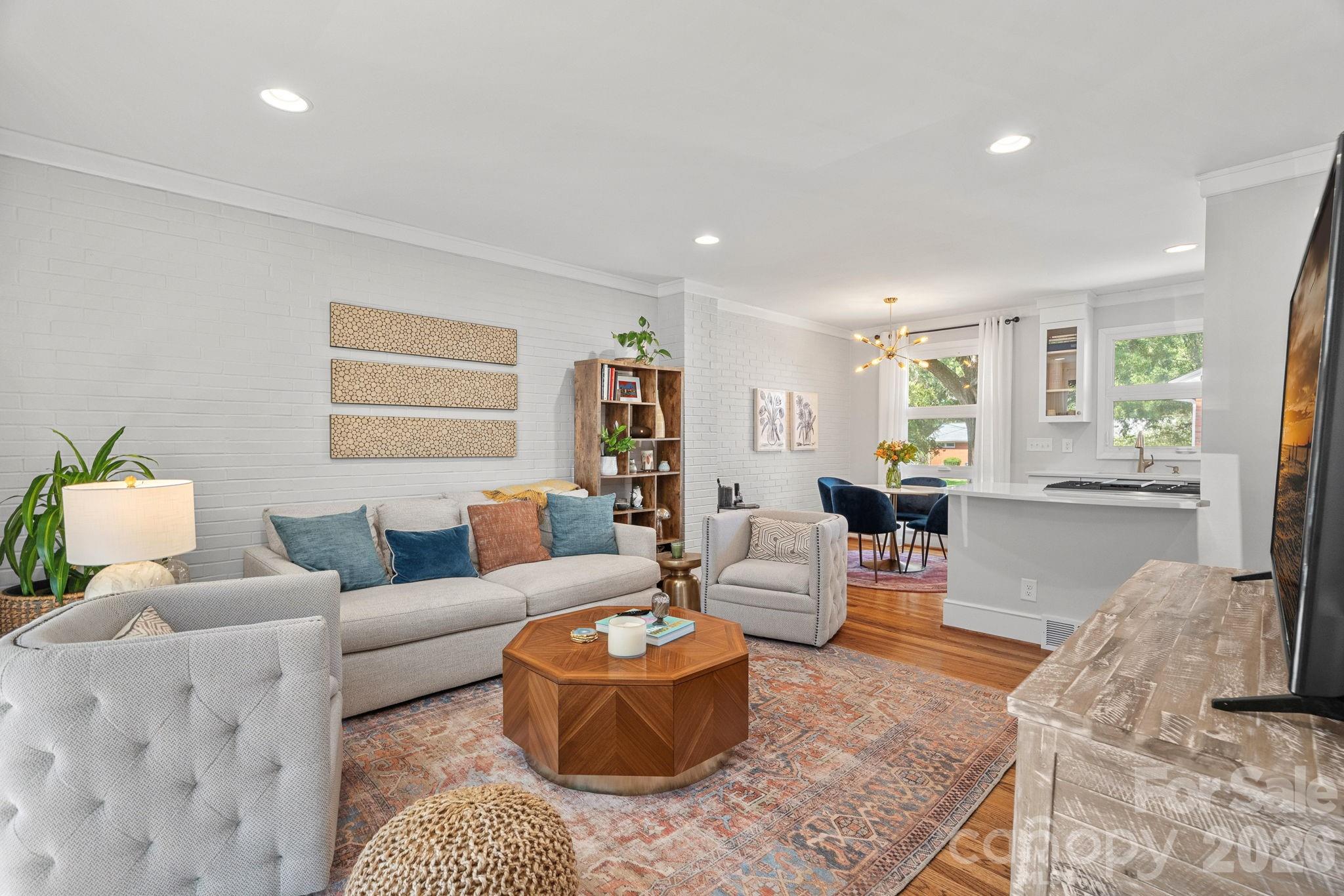 4703 Woodlark Lane