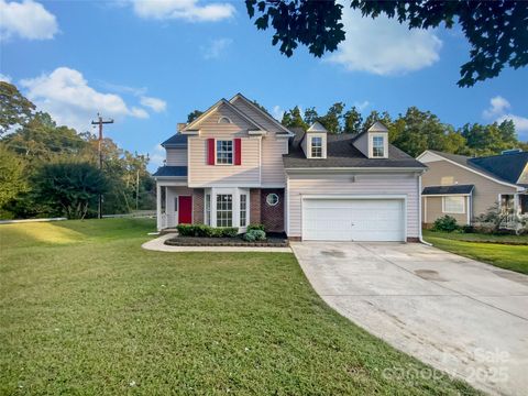 Photo of 1902 Stonewyck Avenue, Kannapolis, NC 28081 (MLS # 4310046)