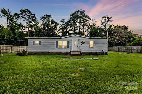 A home in La Grange